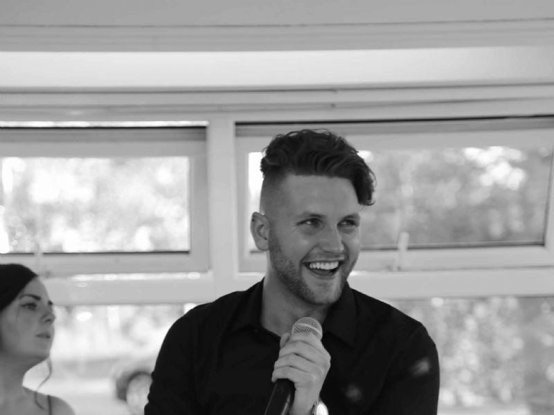 the fantastic singing waiters